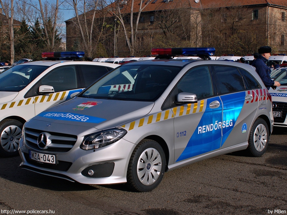 Mercedes-Benz B220 CDI 4Matic, fotó: MBen
Keywords: rendőr rendőrautó rendőrség magyar Magyarország MZA-043 hungarian Hungary police policecar