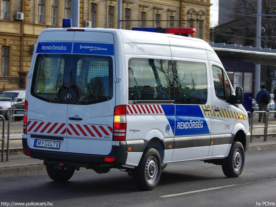Mercedes-Benz Sprinter II facelift 313 BlueTEC 4x4, fotó: PChris
Keywords: rendőr rendőrautó rendőrség magyar Magyarország MYG-479 hungarian Hungary police policecar