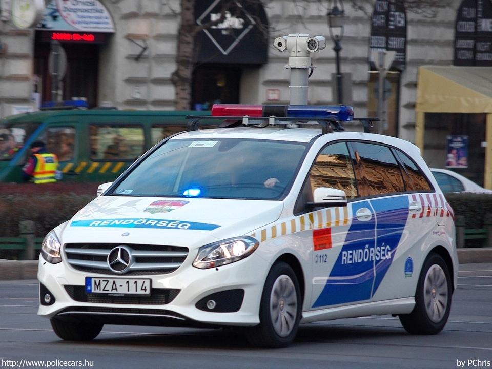 Mercedes-Benz B220 CDI 4Matic, fotó: PChris
Keywords: rendőr rendőrautó rendőrség magyar Magyarország MZA-114 hungarian Hungary police policecar