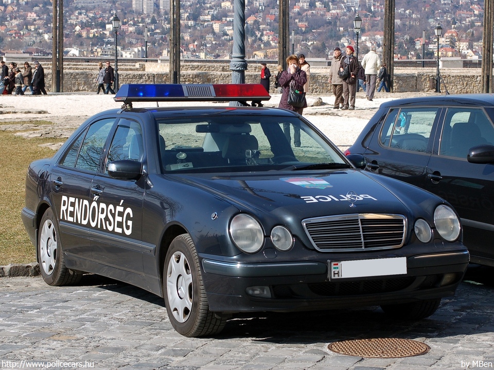 Mercedes-Benz E W210, fotó: MBen
Keywords: rendőr rendőrautó rendőrség magyar Magyarország hungarian Hungary police policecar