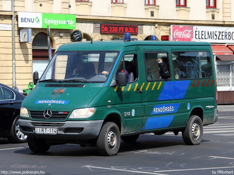Mercedes-Benz Sprinter 313 CDI 4x4, fotó: HNorbert
Keywords: rendőr rendőrautó rendőrség magyar Magyarország IRT-114 hungarian Hungary police policecar