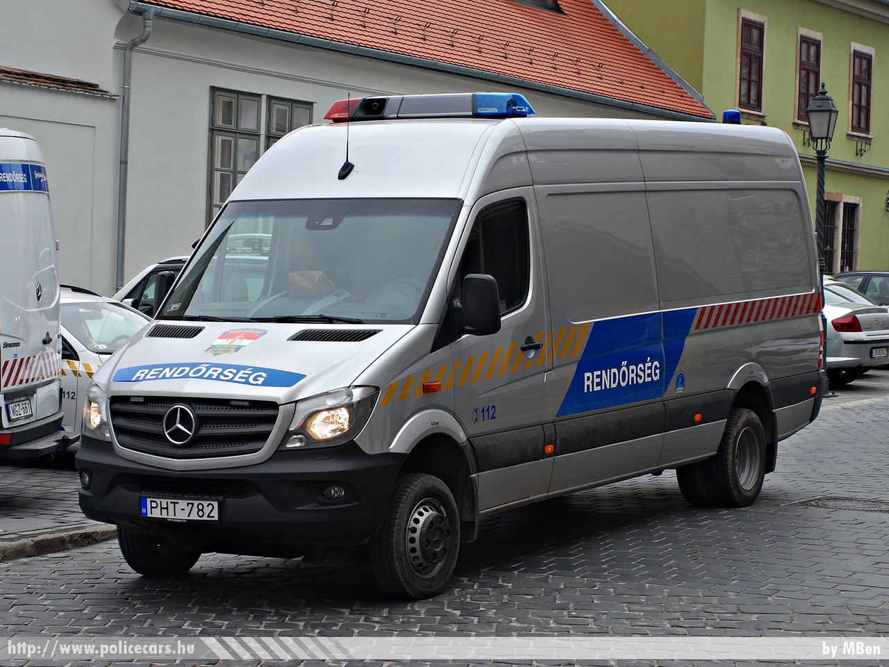 Mercedes Sprinter, fotó: MBen
Keywords: PHT-782 rendőr rendőrautó rendőrség magyar Magyarország police policecar Hungary hungarian