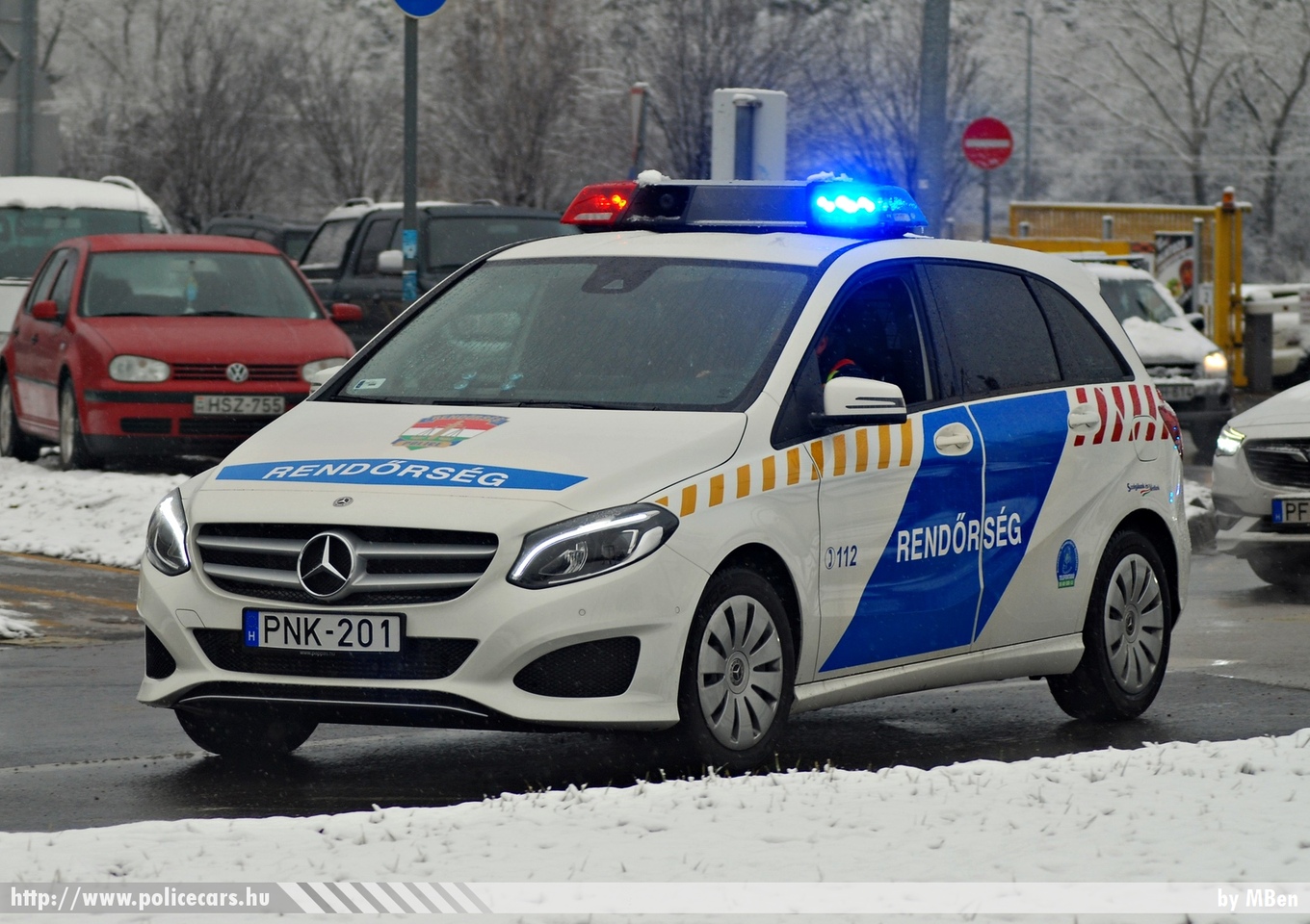 Mercedes-Benz B220 4Matic, fotó: MBen
Keywords: PNK-201 rendőr rendőrautó rendőrség magyar Magyarország Hungary hungarian police policecar