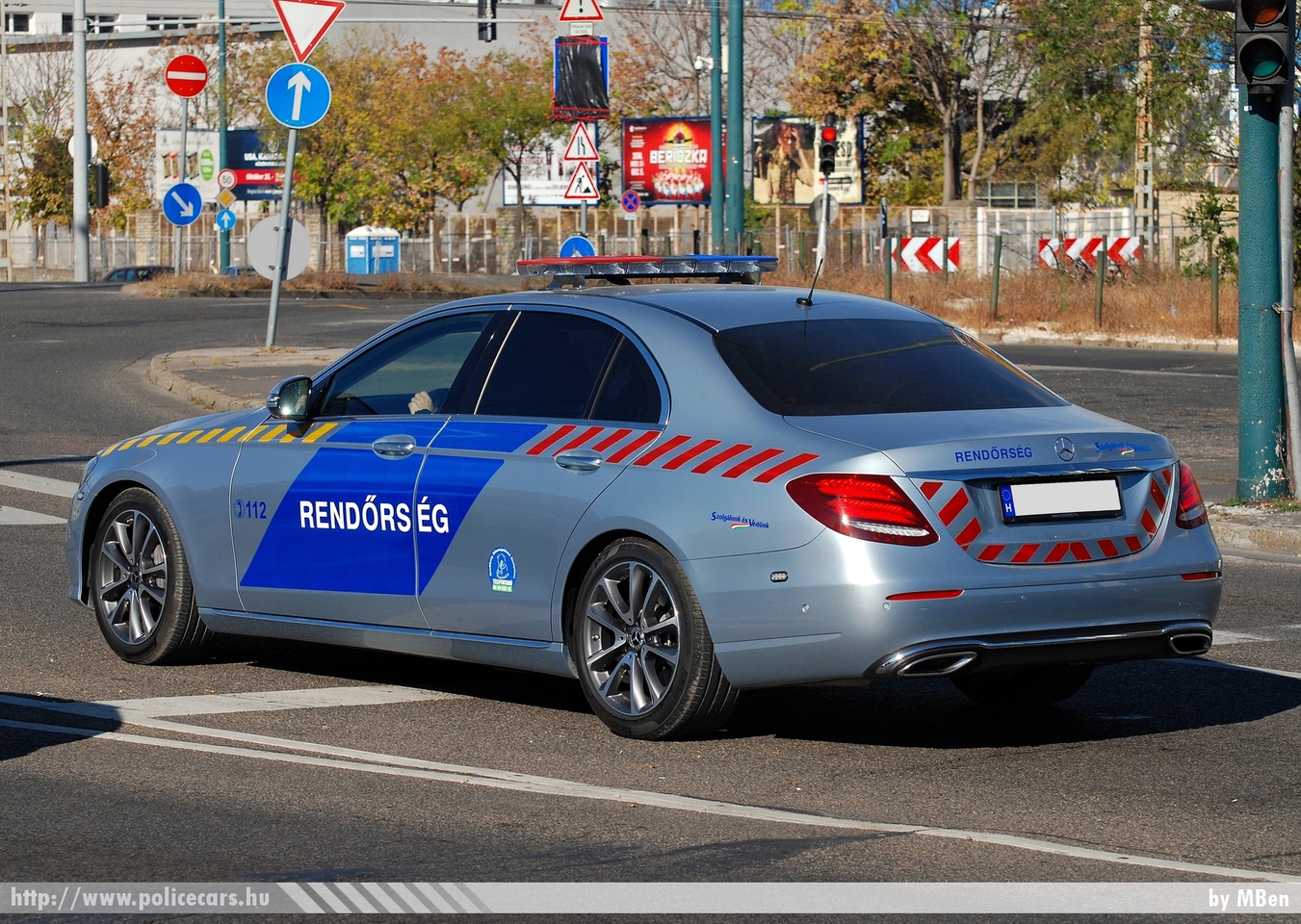 Mercedes-Benz E, fotó: MBen
Keywords: rendőr rendőrautó rendőrség magyar Magyarország Hungary hungarian police policecar