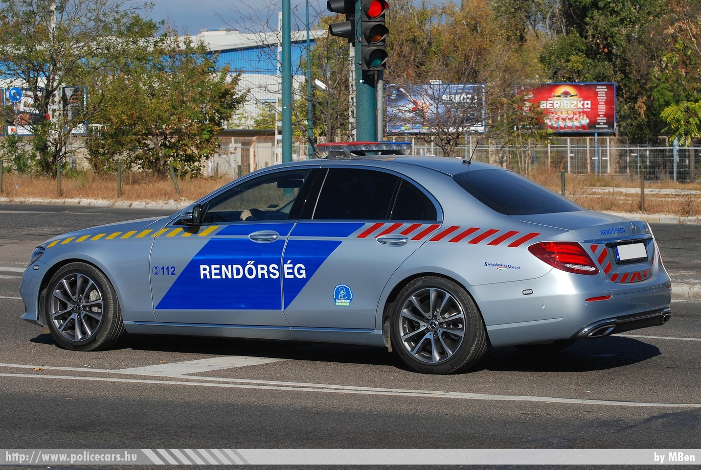 Mercedes-Benz E, fotó: MBen
Keywords: rendőr rendőrautó rendőrség magyar Magyarország Hungary hungarian police policecar