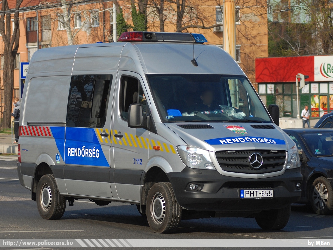Mercedes-Benz Sprinter II facelift, fotó: MBen
Keywords: rendőr rendőrautó rendőrség magyar Magyarország Hungary hungarian police policecar PHT-655
