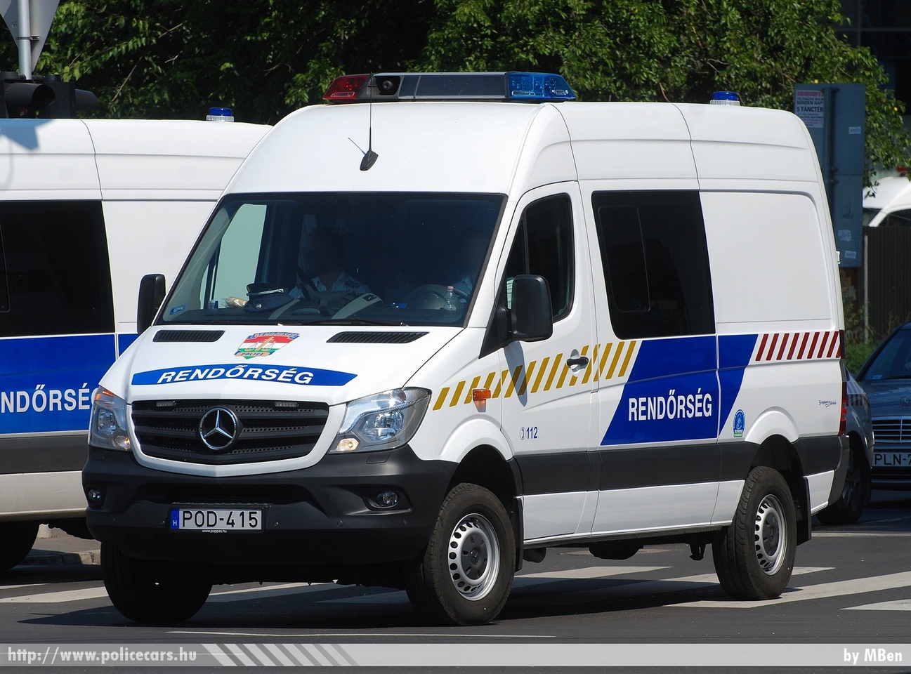 Mercedes-Benz Sprinter II facelift 316CDI 4x4, fotó: MBen
Keywords: rendőr rendőrautó rendőrség magyar Magyarország Hungary hungarian police policecar POD-415