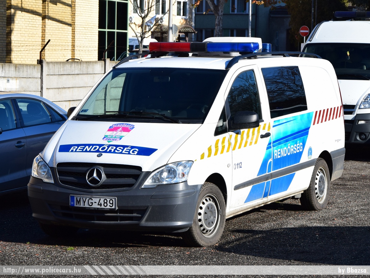 Mercedes Vito, fotó: Bbazsa
Keywords: rendőr rendőrautó rendőrség magyar Magyarország Hungary hungarian police policecar MYG-489