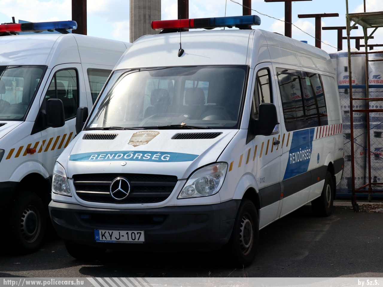 Mercedes Sprinter II, fotó: Sz.S.
Keywords: rendőr rendőrautó rendőrség magyar Magyarország Hungary hungarian police policecar KYJ-107