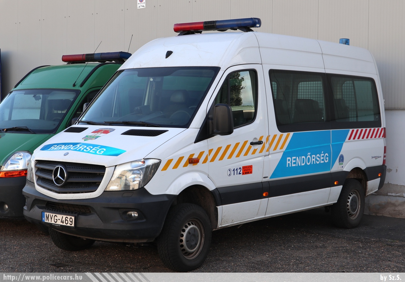 Mercedes Sprinter II facelift, fotó: Sz.S.
Keywords: rendőr rendőrautó rendőrség magyar Magyarország Hungary hungarian police policecar MYG-469