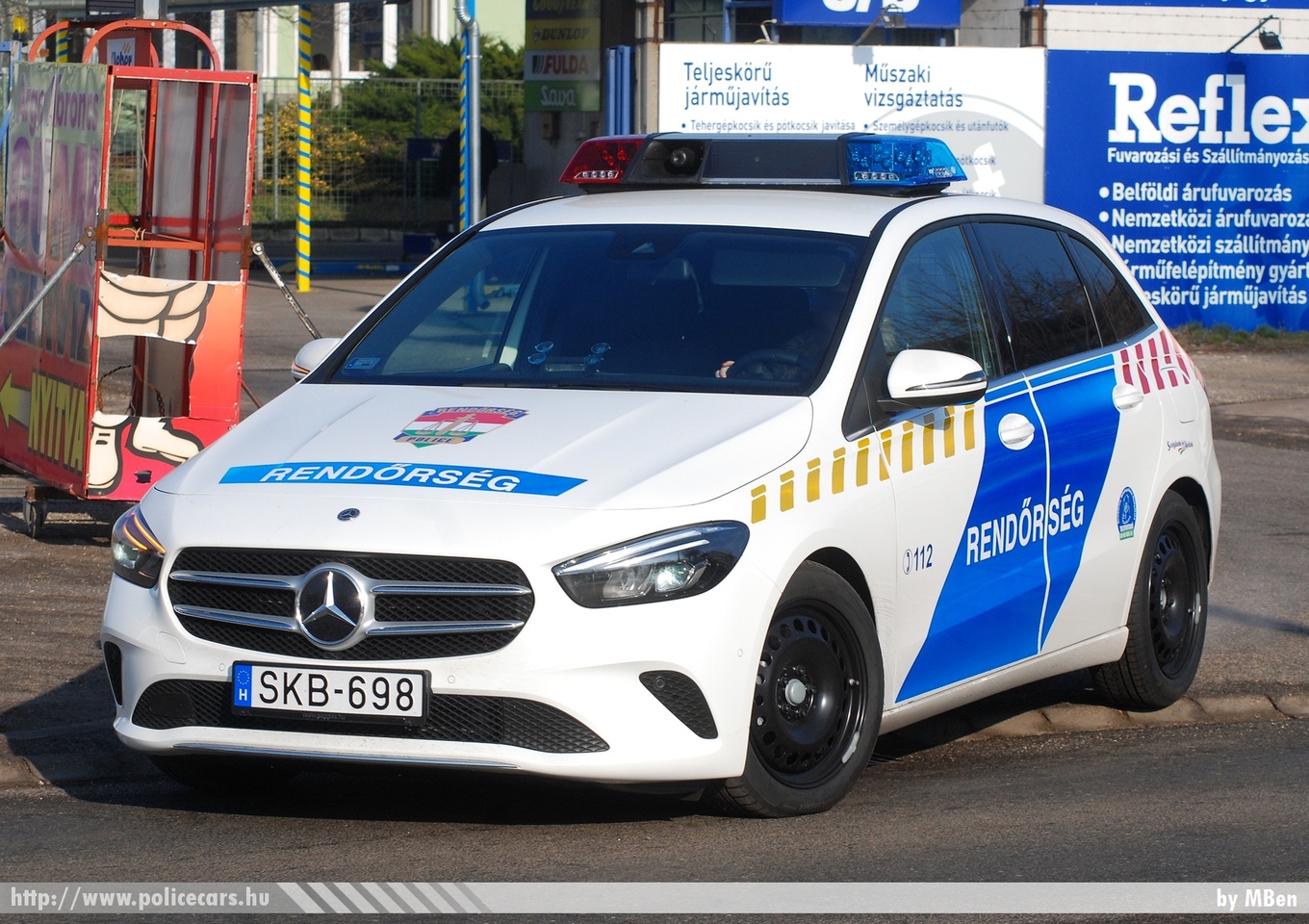 Mercedes-Benz B W247, fotó: MBen
Keywords: rendőr rendőrautó rendőrség magyar Magyarország hungarian Hungary police policecar SKB-698