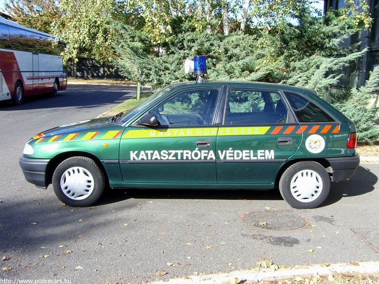 Opel Astra, fotó: Frici
Keywords: katonai honvédségi honvédség