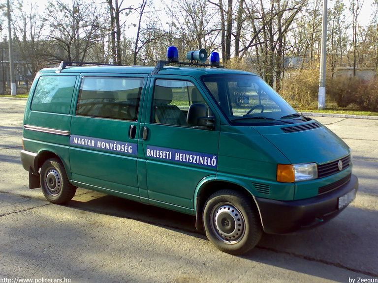 VW Transporter T4, fotó: Zeegun
Keywords: katonai honvédségi honvédség