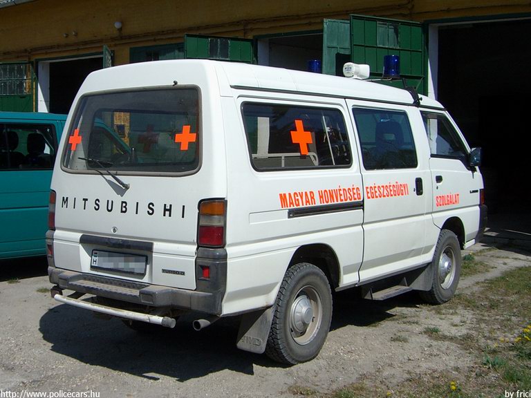 Mitsubishi L-300, mentõautó, fotó: Frici
Keywords: katonai honvédségi honvédség