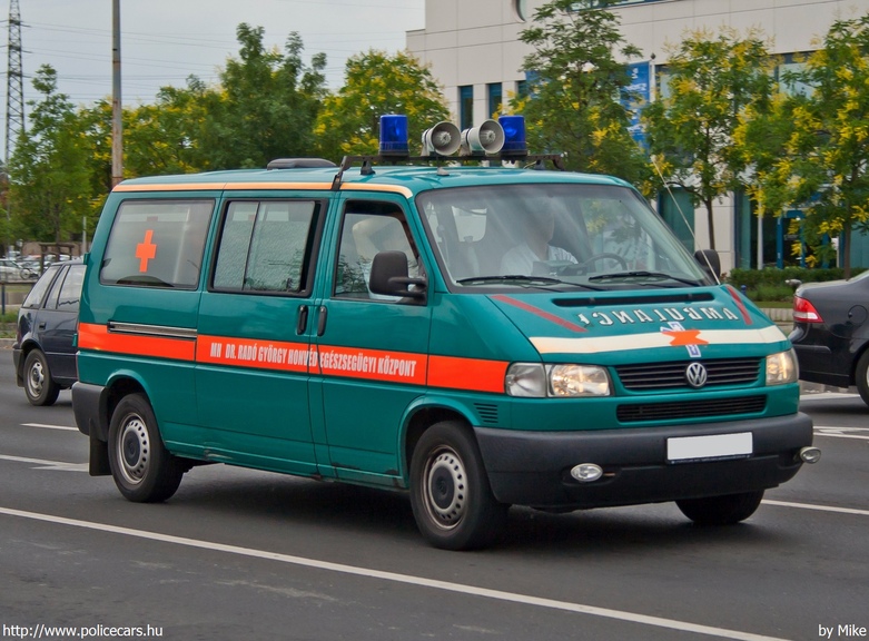 Volkswagen Transporter T4, fotó: Mike
Keywords: mentő magyar Magyarország mentőautó katonai