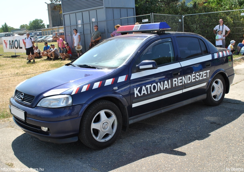 Opel Artra G 1.6, fotó: Bbazsa
Keywords: katonai honvédségi honvédség