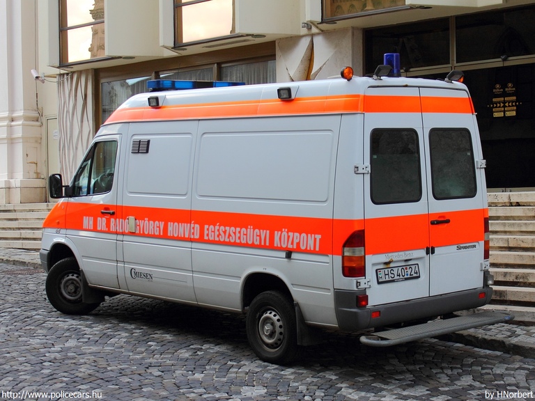 Mercedes-Benz Sprinter, MH Dr. Radó György Honvéd Egészségügyi Központ, fotó: HNorbert
Keywords: katonai honvédségi honvédség magyar Magyarország mentő mentőautó HS40-24