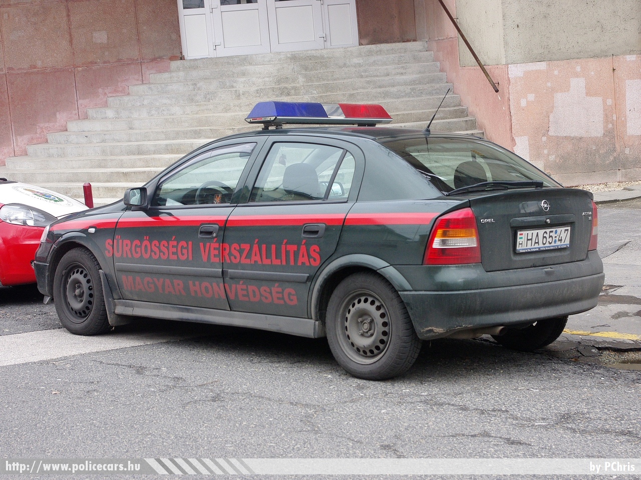 Opel Astra G, fotó: PChris
Keywords: katonai honvédségi honvédség magyar Magyarország hungarian Hungary military mentő mentőautó HA65-47