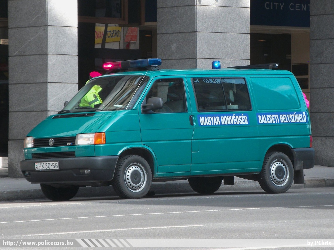 Volkswagen Transporter T4, fotó: PChris
Keywords: katonai honvédségi honvédség magyar Magyarország hungarian Hungary military HK30-56