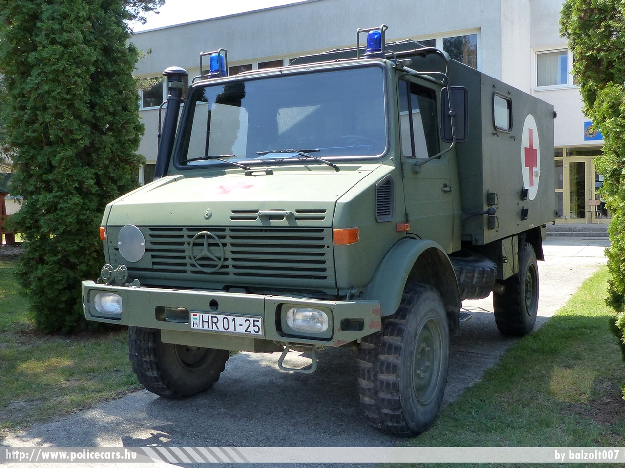 Mercedes Unimog, fotó: balzolt007
Keywords: katonai honvédségi honvédség magyar mentő mentőautó HR01-25