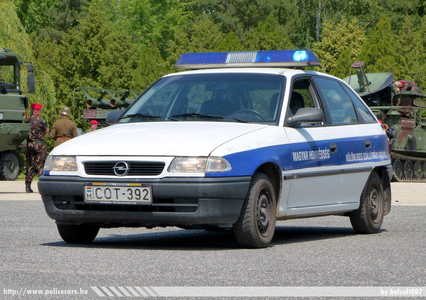Opel Astra F, Gyõr, fotó: balzolt007
Keywords: katonai magyar  rendőr rendőrautó rendőrség  military police policecar COT-392