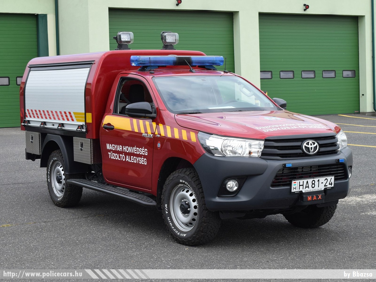 Toyota Hilux, MH Pápa Bázisrepülõtér, fotó: Bbazsa
Keywords: katonai honvédségi honvédség magyar tûzoltó tûzoltóautó tûzoltóság military firetruck HA81-24