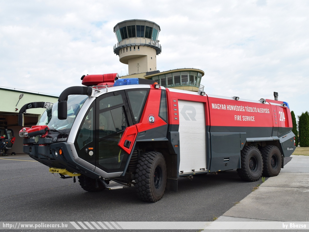 Rosenbauer Panther 6x6 CA-5 RBI-ECE- Hungary, FLF 12500/1500/250, MH Pápa Bázisrepülõtér, fotó: Bbazsa
Keywords: katonai honvédségi honvédség magyar tûzoltó tûzoltóautó tûzoltóság military firetruck
