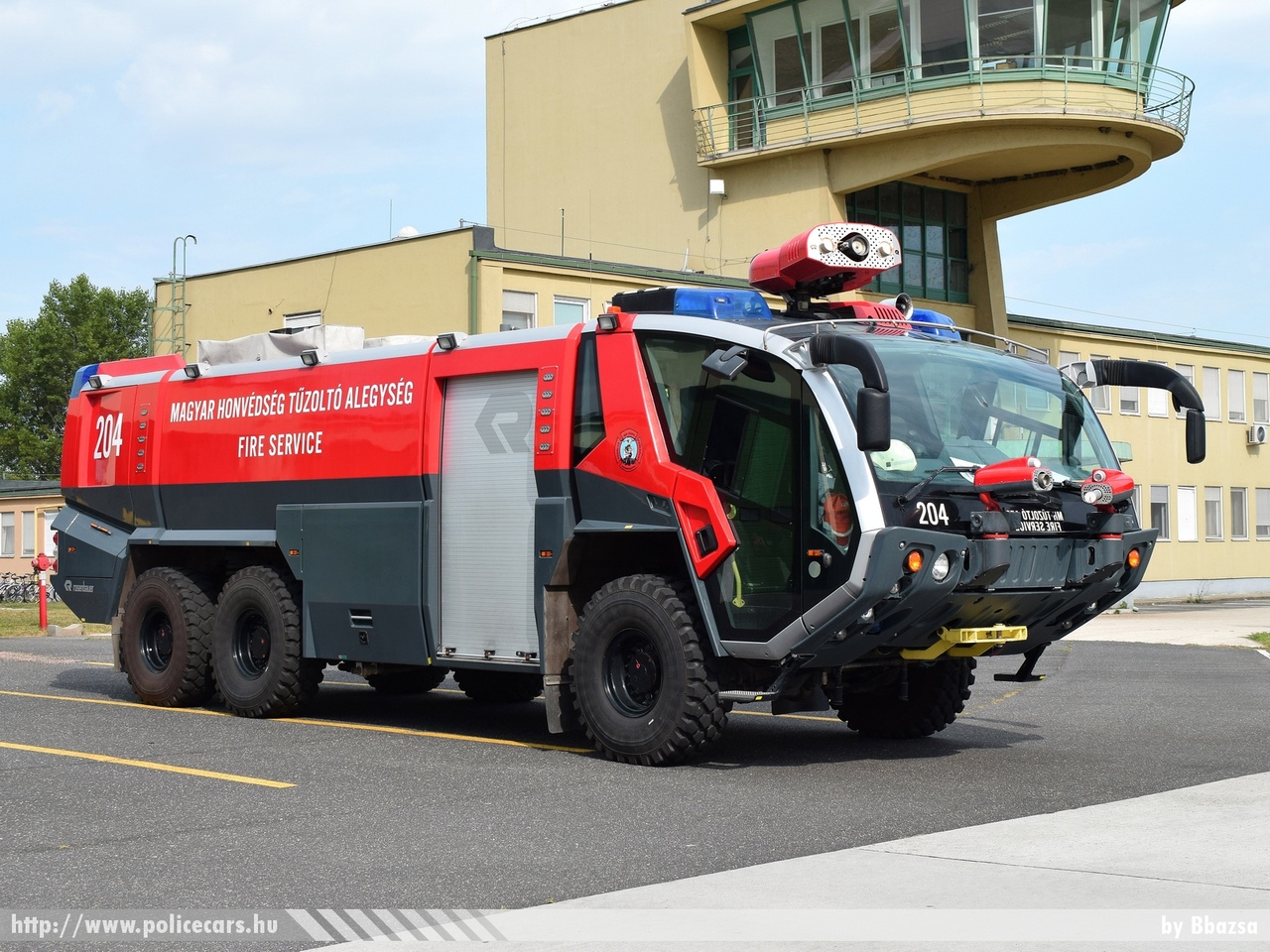 Rosenbauer Panther 6x6 CA-5 RBI-ECE- Hungary, FLF 12500/1500/250, MH Pápa Bázisrepülõtér, fotó: Bbazsa
Keywords: katonai honvédségi honvédség magyar tûzoltó tûzoltóautó tûzoltóság military firetruck