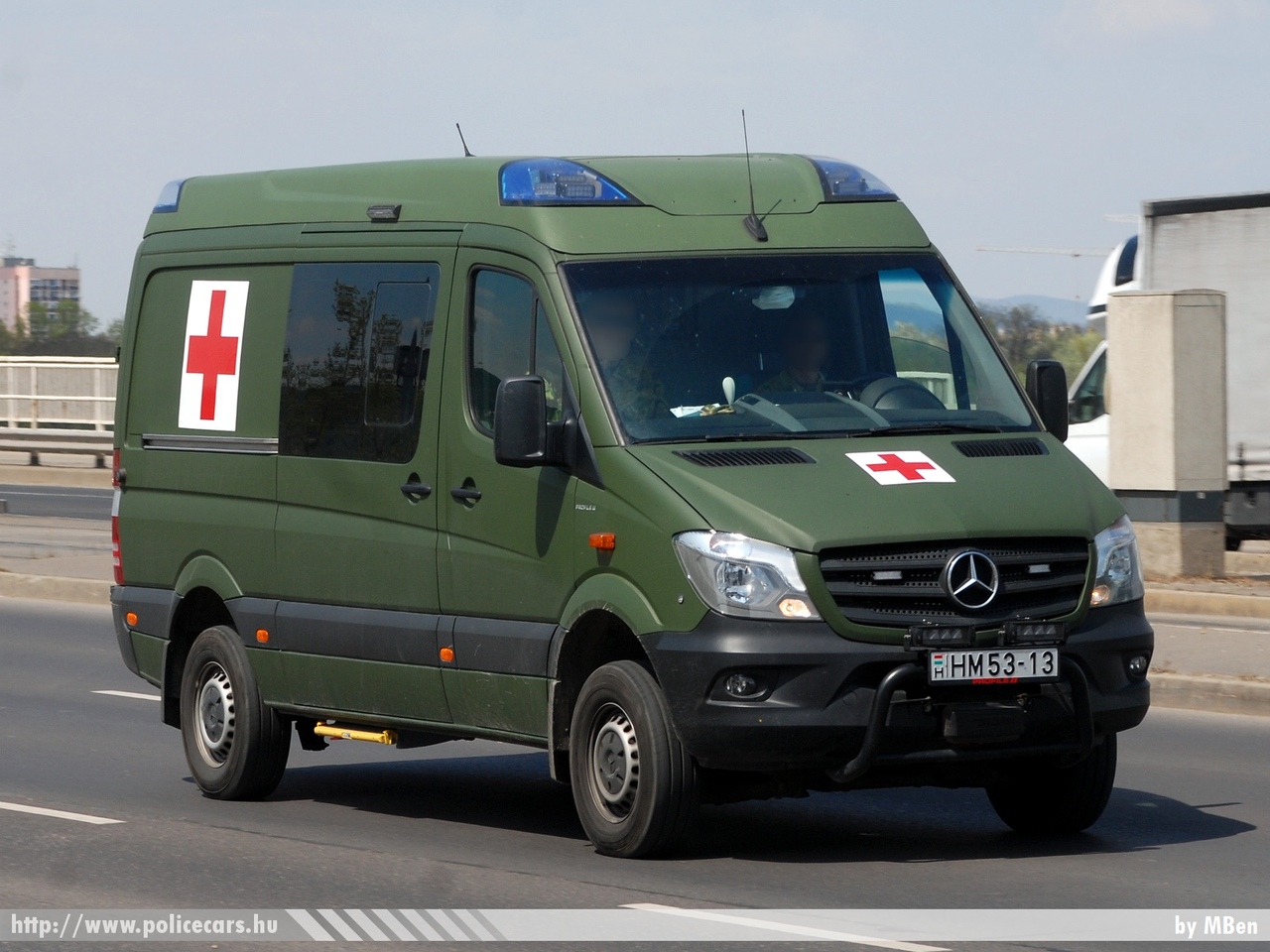 Mercedes Sprinter II facelift, fotó: MBen
Keywords: katonai honvédségi honvédség magyar mentő mentőautó military ambulance hungary hungarian HM53-13