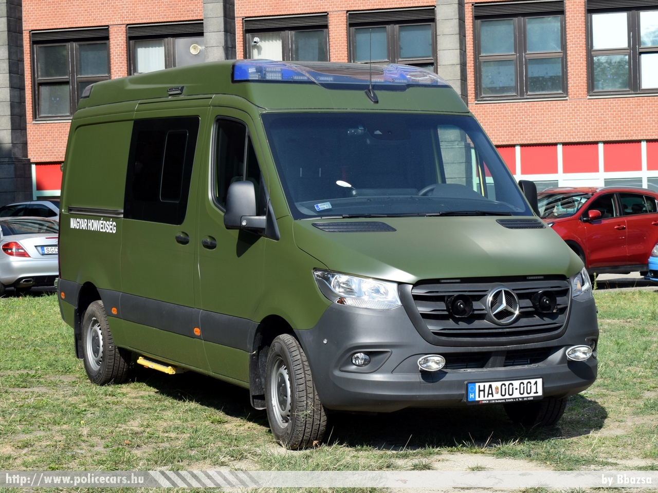 Mercedes Sprinter III, fotó: Bbazsa
Keywords: katonai honvédségi honvédség magyar mentő mentőautó military ambulance hungary hungarian HA00-001