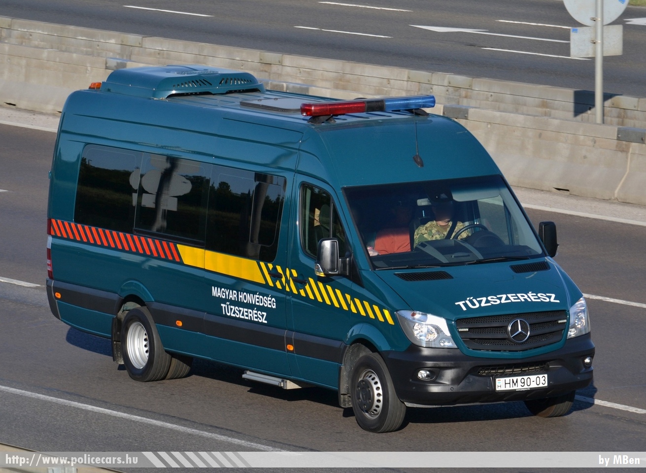 Mercedes-Benz Sprinter II facelift, tűzszerész, fotó: MBen
Keywords: katonai honvédségi honvédség magyar Magyarország hungarian Hungary military HM90-03