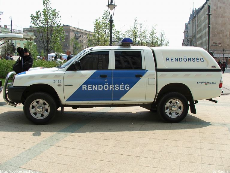 Mitsubishi L200, fotó: Ragnar
Keywords: rendőrség rendőrautó rendőr magyar Magyarország RB73-18