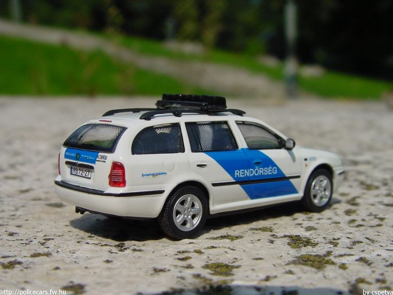 Skoda Octavia, modell és fotó: cspetya
Keywords: modell modellautó rendőr rendőrség rendőrautó