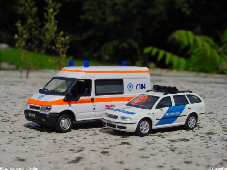 Ford Transit, Skoda Octavia, modell és fotó: cspetya
Keywords: modell modellautó rendőr rendőrség rendőrautó mentő omsz mentőautó