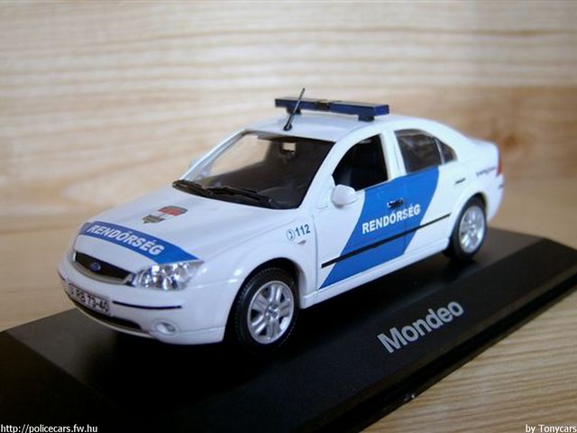 Ford Mondeo, modell és fotó: Tonycars
Keywords: modell modellautó rendőr rendőrség rendőrautó