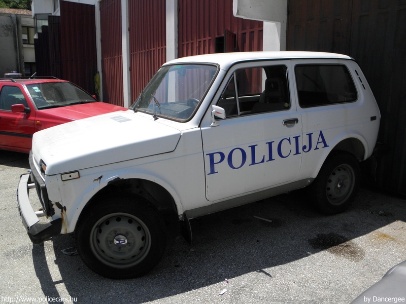 Lada VAZ Niva 2121, fotó: Dangergee
Keywords: rendőr rendőrautó rendőrség montenegrói Montenegró Crna Gora
