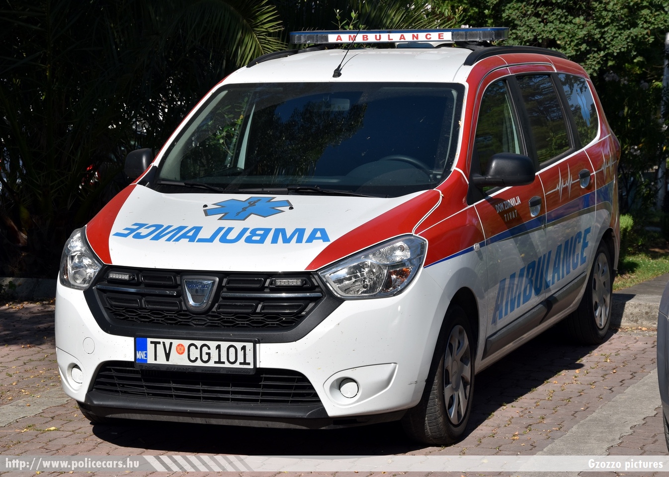 Dacia Lodgy, fotó: Gzozzo pictures
Keywords: montenegrói Montenegró crna gora mentő mentőautó ambulance