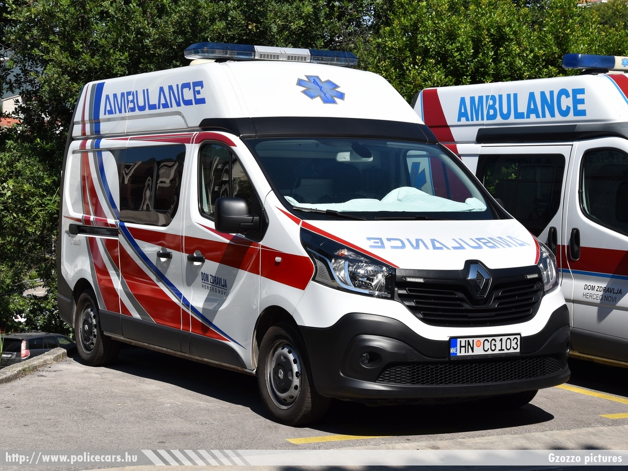 Renault Trafic, fotó: Gzozzo pictures
Keywords: montenegrói Montenegró crna gora mentő mentőautó ambulance