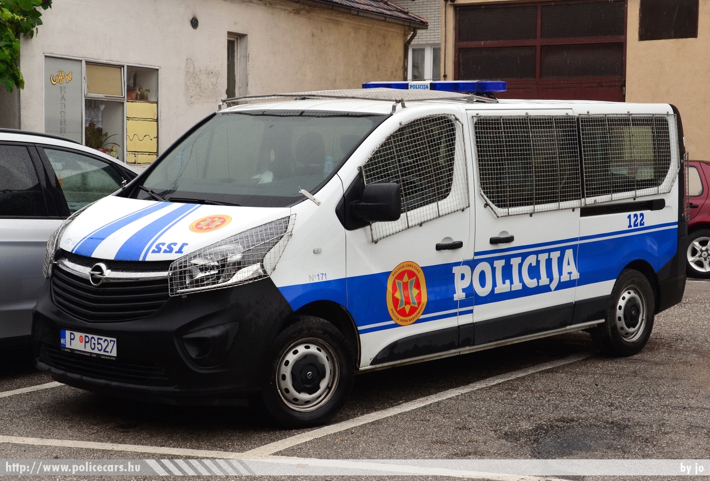 Opel Vivaro, fotó: jo
Keywords: rendőr rendőrautó rendőrség montenegrói Montenegró Crna Gora police policecar