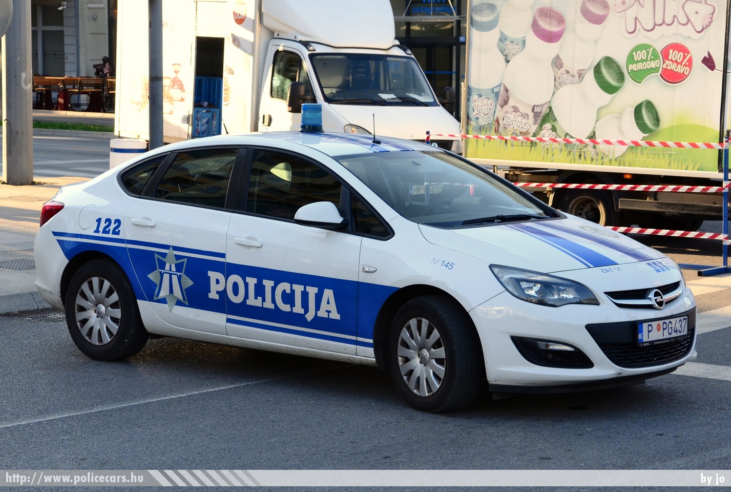 Opel Astra J, fotó: jo
Keywords: rendőr rendőrautó rendőrség montenegrói Montenegró Crna Gora police policecar