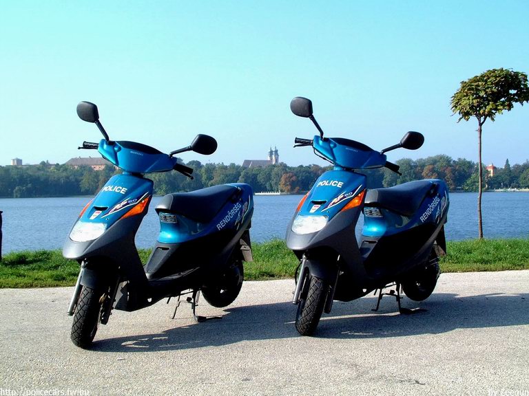Suzuki AP 50, fotó: Zeegun
Keywords: magyar magyarország rendőr rendőrmotor rendőrség