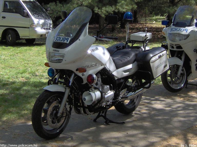 Yamaha, fotó: S. Péter
Keywords: magyar magyarország rendőr rendőrmotor rendőrség