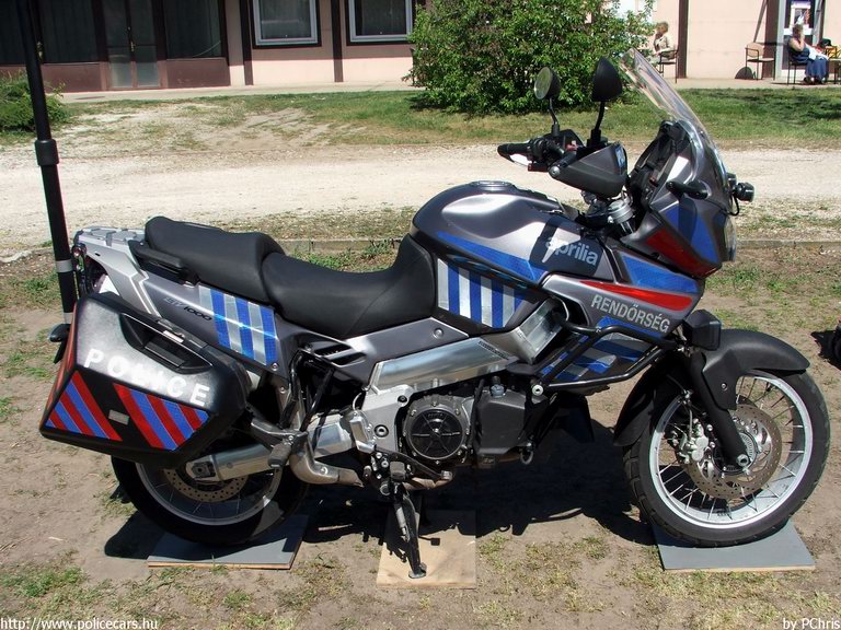 Aprilia Caponord 1000, fotó: PChris
Keywords: magyar magyarország rendőr rendőrmotor rendőrség