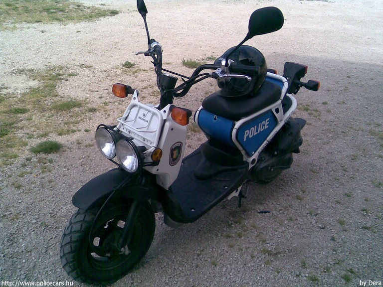 Honda Ruckus, fotó: Dera
Keywords: rendőr rendőrmotor rendőrség magyar Magyarország
