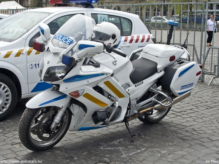 Yamaha FJR 1300, fotó: Mike
Keywords: rendőr rendőrmotor rendőrség magyar Magyarország