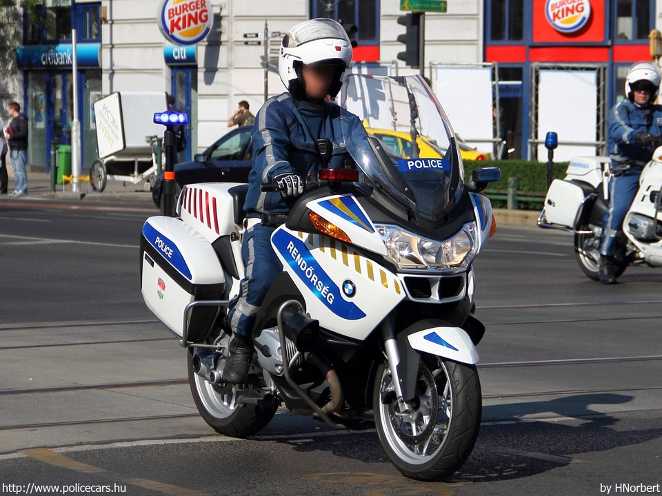 BMW R1200RT-P, fotó: HNorbert
Keywords: rendőr rendőrmotor rendőrség magyar Magyarország police Hungary hungarian