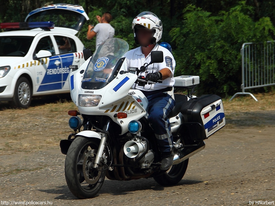 Yamaha, fotó: HNorbert
Keywords: motor rendőr rendőrmotor rendőrség magyar Magyarország police Hungary hungarian