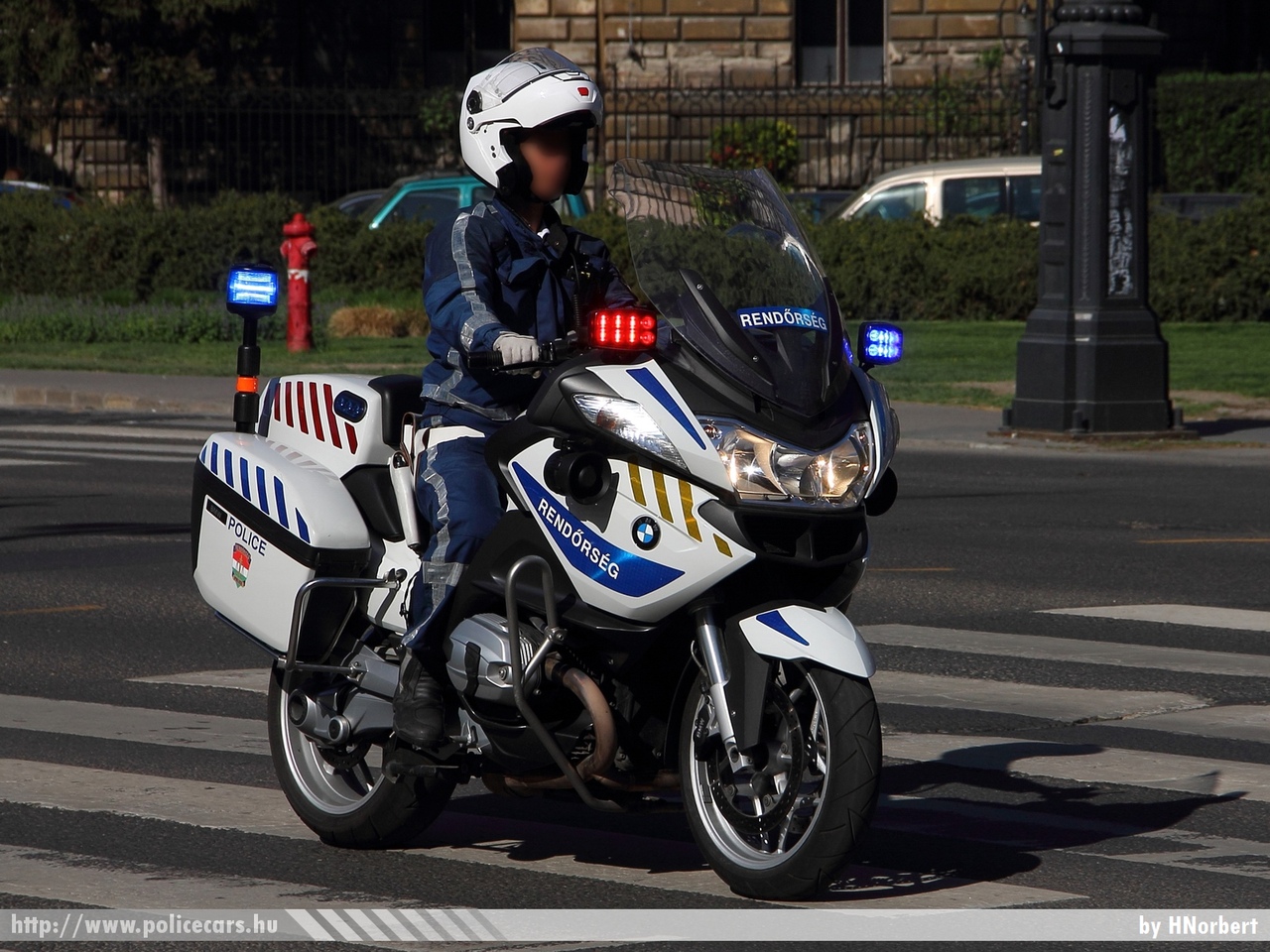 BMW R900RT-P, fotó: HNorbert
Keywords: motor rendőr rendőrmotor rendőrség magyar Magyarország police Hungary hungarian policebike policemotorcycle