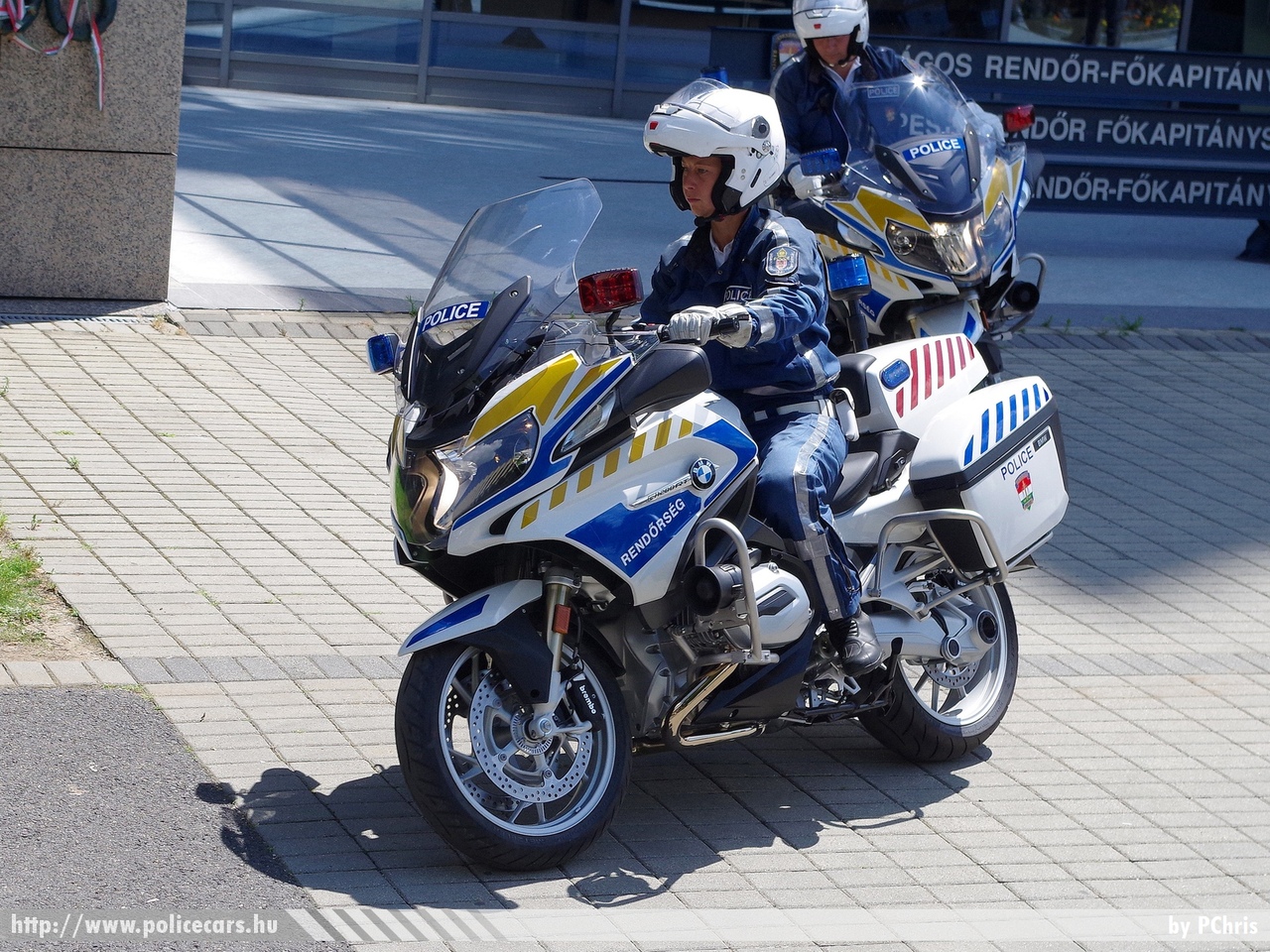 BMW R1200RT-P-LC, fotó: PChris
Keywords: motor rendőr rendőrmotor rendőrség magyar Magyarország police Hungary hungarian policebike policemotorcycle