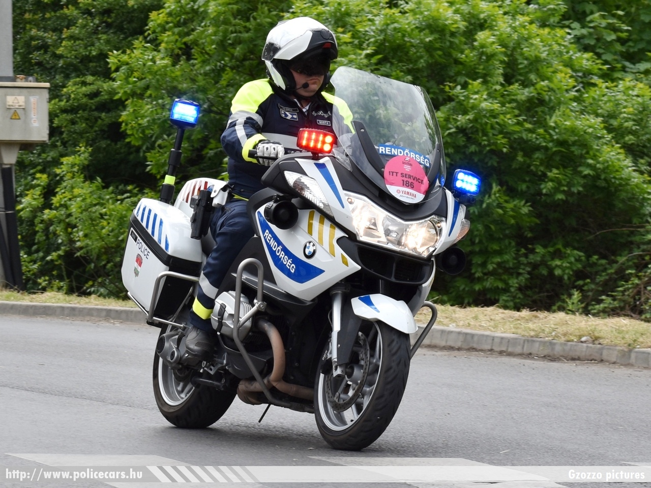 BMW R1200RT, fotó: Gzozzo pictures
Keywords: motor rendőr rendőrmotor rendőrség magyar Magyarország police Hungary hungarian policebike policemotorcycle